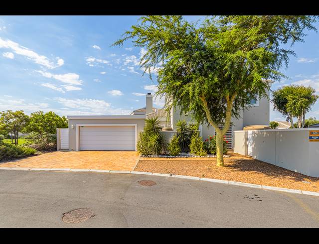 4 BEDROOM FREESTANDING FOR SALE IN SUNNINGDALE